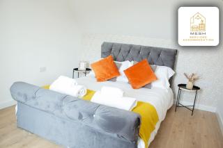 Canterbury House by Mesh Accommodation - Sleeps 7 - Free Parking & Fast Wi Fi - Perfect for Contractors & Families - 3