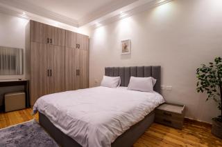 R Suites - 4