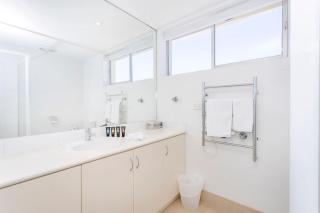 Overton Gardens Apartment - 1