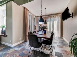 Stylish Farmhouse with Spa Tub - 7