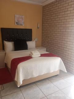 Motho ke wena BnB - 9