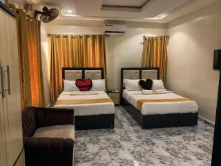Hilton Garden Hotel - - 1