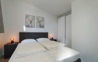 Lovely Home In Heinkenszand With Heated Swimming Pool - heinkenszand - 5