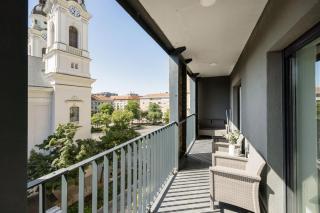 Chic & Comfort Apartment with Balcony - 8