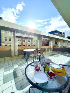 City Huge Terrace - Pool-Jacuzzi-Sauna-Gym - Free Parking - 4