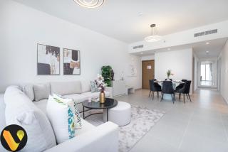 Vogue Vacation Homes, Downtown Forte near Dubai Mall and Burj Khalifa, Two-Bedroom Apartment with Balcony and City View, full access to all amenities - 1