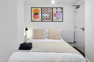 Luxury Lower-Level Two Bed Apt - 2