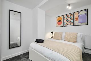 Luxury Lower-Level Two Bed Apt - Headingley - 3