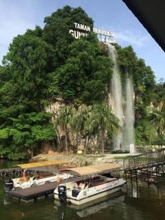Waterfall Guesthouse 4R3B 12pax 3Car KTV BBQ Pool table - 1