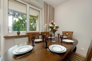Family Apartment with Balcony in Wroclaw by Noclegi Renters - 5