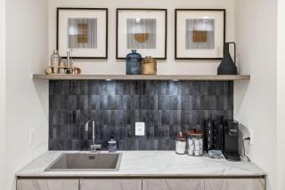5BR Entire Home with 2 Kitchens and Outdoor Area - 3