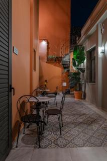 Vagabond Guesthouse - Athens - 7