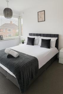 Trendy 4BR House - Nottingham Castle, Sherwood, Old Market Square, QMC & City Centre - Sleeps 8 - Nottingham - 0