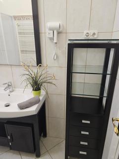 Central Cozy Apartment - 7