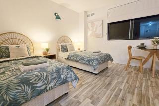 Spacious City Pad with Pool and Spa - 5