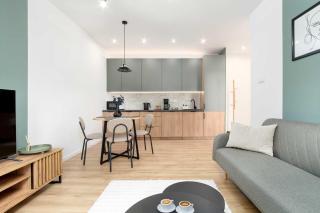Charming Apartment in the City Center of Rzeszów by Noclegi Renters - 2