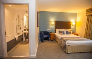 Stirling Court Hotel - 8