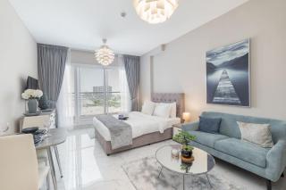 Dubai South Studio for 2 with Swimming Pool - 7