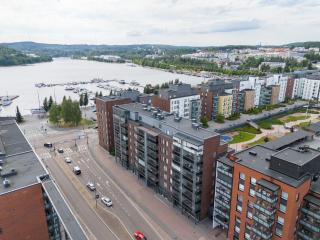 Spacious 2BR Apt with Sauna & Private Balcony with Lake View - Jyväskylä - 5