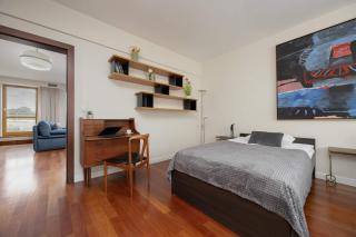Stylish & Spacious Family Apartment with City Panorama View by Nocleg Renters - Varsovie - 3