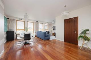 Stylish & Spacious Family Apartment with City Panorama View by Nocleg Renters - Warsaw - 1
