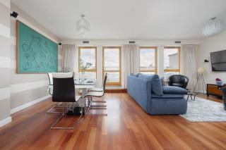 Stylish & Spacious Family Apartment with City Panorama View by Nocleg Renters - 4