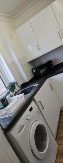 Elegant to classy newly refurbished near Windsor Maidenhead and Reading 20 minutes train to London with parking - Slough - 9