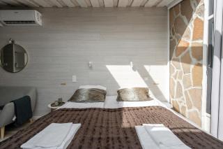 Koskisviitti 1 - Private & Cozy Lakeside Suite with Hot Tub - 1