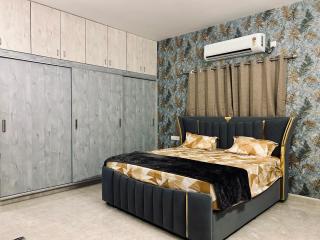 Orion Elegant Luxury Apartments - 8