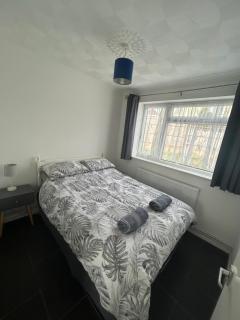 76 Brambles Chine, 2 bedroom bungalow in beautiful holiday village, 1 night stays and Ferry travel offer available - 5