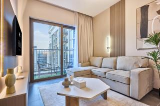 STAY BY LATINEM Luxury 1BR Holiday Home CB 0905 Near Burj Khalifa - 7
