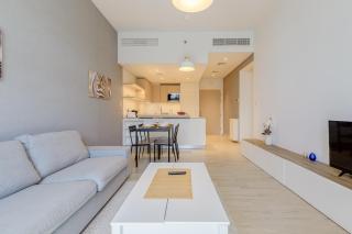 Stylish 2BR Apartment in Belgravia III A, JVC - Allsopp & Allsopp - 8