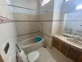 3 Bedroom Property in DHA, Lahore Close to Airport & Shops - Lahore - 5