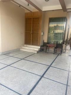 3 Bedroom Property in DHA, Lahore Close to Airport & Shops - 6