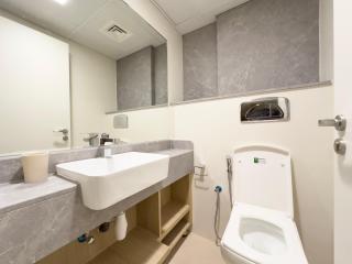 2BR Duplex with Terrace & Courtyard Views Near the Beach - Ras al Khaimah - 7