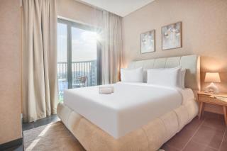 STAY BY LATINEM Luxury 2BR Holiday Home CC 1014 Near Burj Khalifa - 2