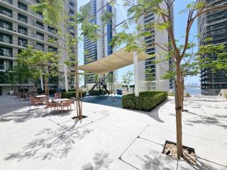 Stunning One Bedroom Residence at Emaar Beachfront - 4