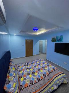 24-Hour Electricity An Entire Stylish 4-Bedroom Bungalow - 1