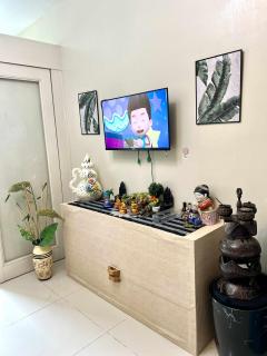 Rhon's Staycation - 2