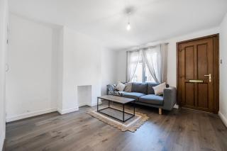 2 Bedroom Cottage in Haslemere 2 X Double Beds - 8