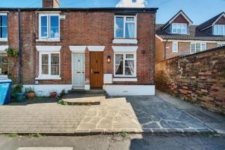 2 Bedroom Cottage in Haslemere 2 X Double Beds - 0