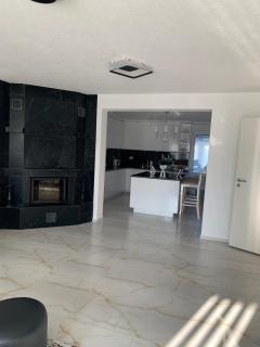 Spacious Modern Villa - 5