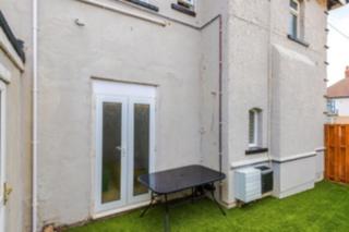 2 Bed apartment, sleeps up to 5 - 3