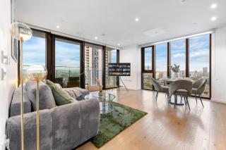 Sky High Luxury 2 Bed Flat with Jaw Dropping Views - 9