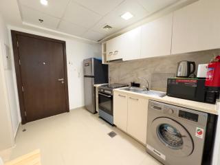 Comfortable Studio with Natural Light and Amenities - 3