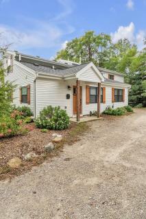 The Glamorous Townhome by Granger Gardens - Ann Arbor - 3