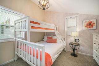 Walk Downtown Parkside City View Beautifully Remodeled - 3