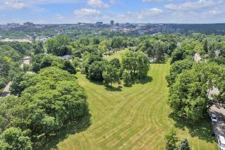 Walk Downtown Parkside City View Beautifully Remodeled - 1
