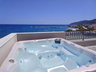 Beachfront Ela Luxury Stay with Jacuzzi & Views - 1