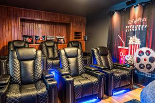 Horseshoe Acres - Home theater, spa room, hot tub - 9